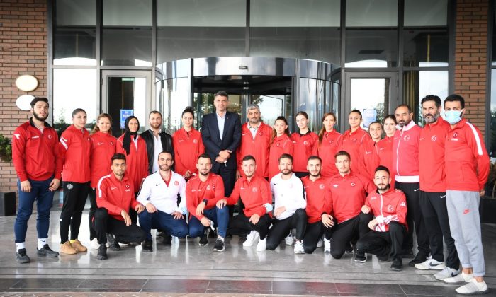 Karate Milli Takımına Kocaman’dan Moral Ziyareti