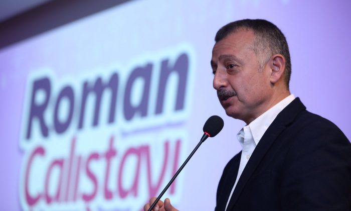 Büyükakın: “Çalışmalarınızda en önemlisi çocukların eğitimi olsun”
