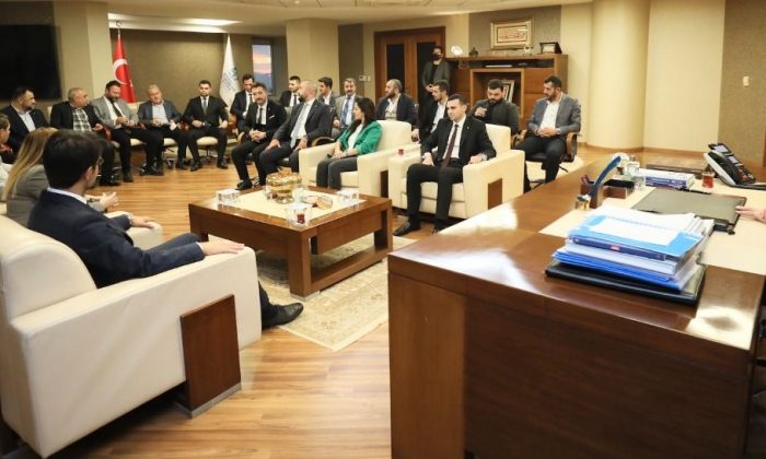 MHP’lilerden Büyükşehir Belediyesine Ziyaret