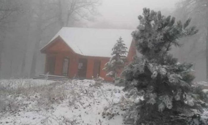 Kartepe’nin zirvesi karla kaplandı