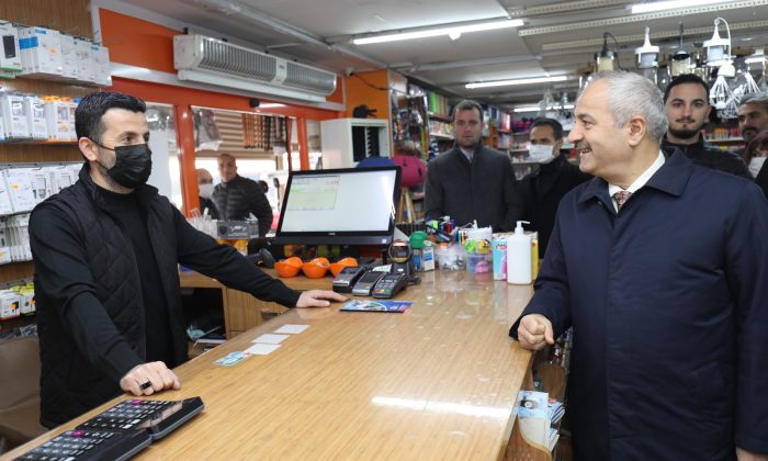 Başkan Büyükgöz’den Akse’de Esnaf Ziyaretleri