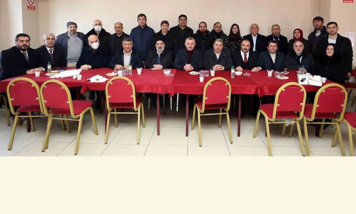 Başkan Büyükakın Dilovası’ndaki Ağrı, Ardahan, Giresun, Bingöl Derneklerini Ziyaret Etti!