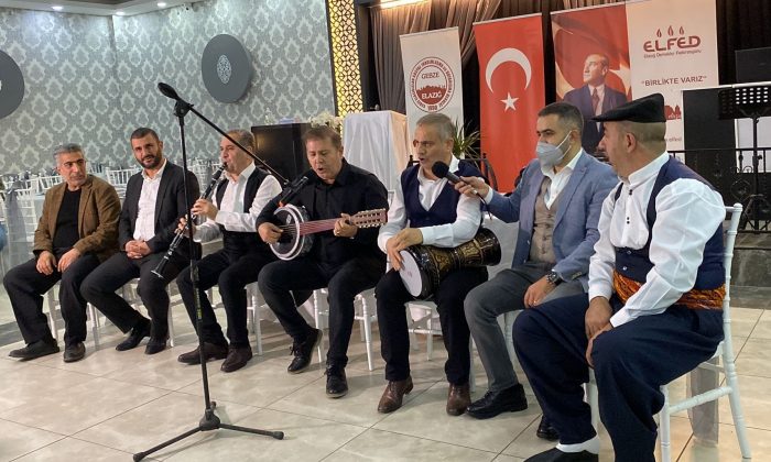 Elazığlılardan şarkılı türkülü kongre