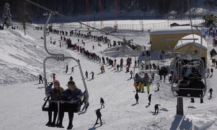 Kar 1 metreye ulaşınca Kartepe’ye akın edildi!