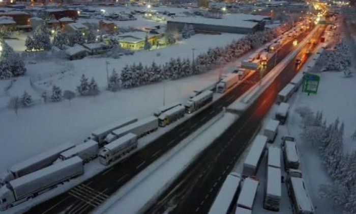 Beyaz esaret, kırmızı alarm! Yüzlerce tır ve kamyon Kocaeli’de bekliyor