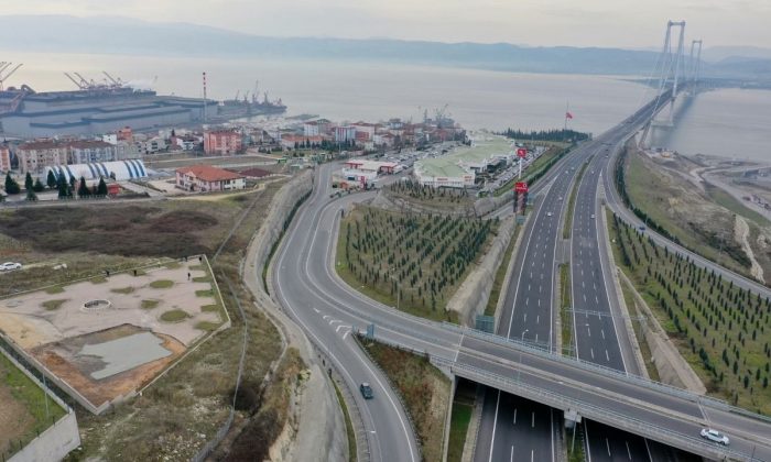 Dilovası’na köprü manzaralı seyir terası
