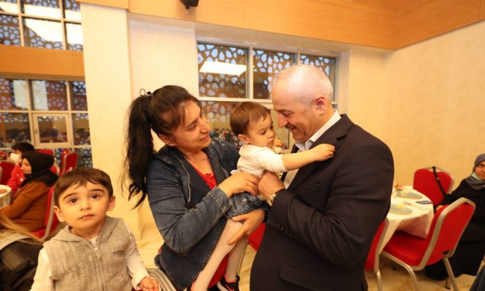 Başkan Büyükgöz yetim ve öksüzleri unutmadı