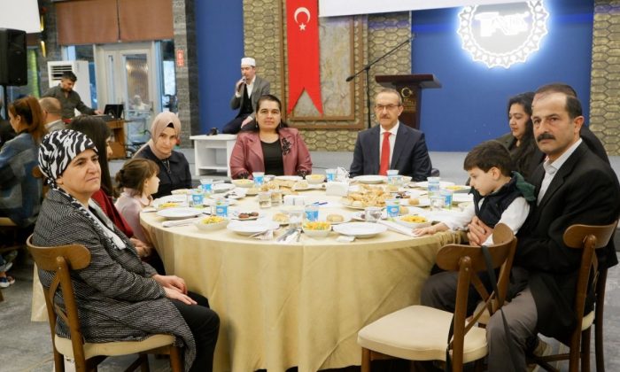Vali Yavuz ilk iftarını şehit aileleri ve gazilerle açtı