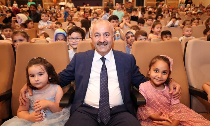 Enderunlu Minikler Karnelerine Kavuştu