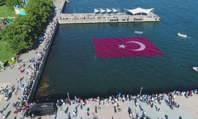 600 metrekarelik rekor büyüklükteki Türk bayrağı
