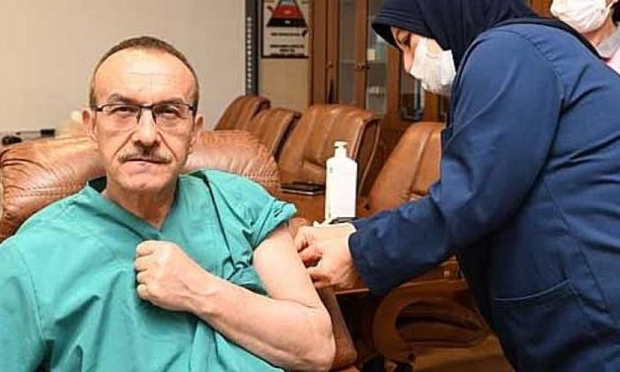 Vali Yavuz hatırlatma aşısı oldu