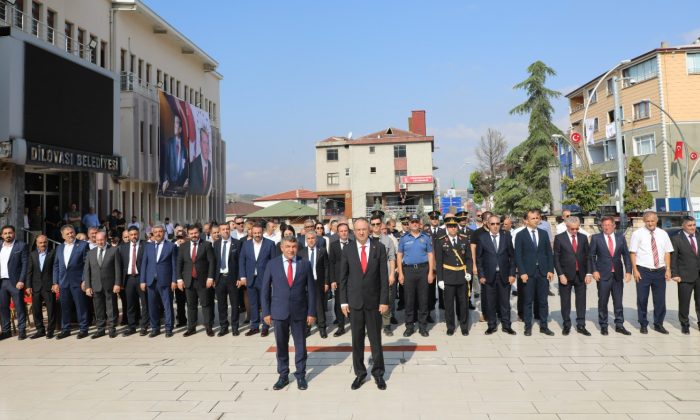 Dilovası’nda Kaymakam Dr. Metin Kubilay’ın önderliğinde Zaferin 100. Yılı Kutlandı