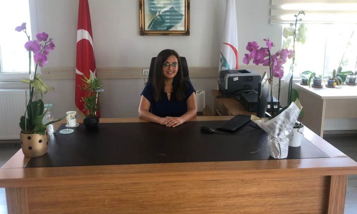 Derince İlçe Sağlık Müdürü Uzman Dr. Hande Cihan Mutlu, Hem Liyakat Sahibi  Hem de Güleryüzlü!