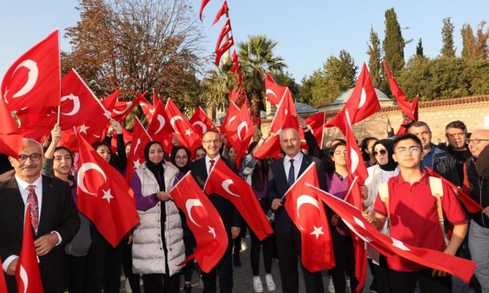 Cumhuriyet’in 99. yılında Türk bayraksız ev kalmayacak