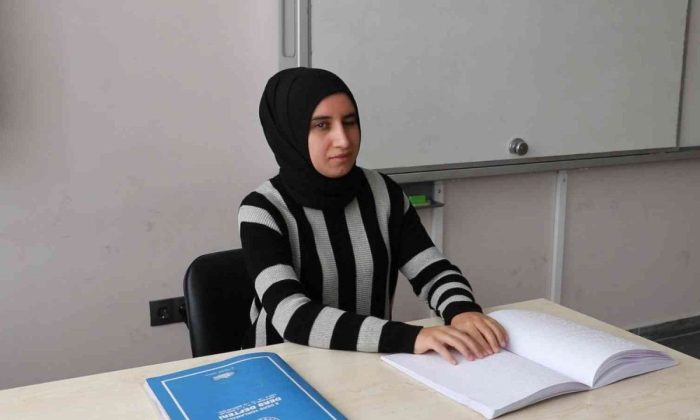 Dilek öğretmen tüm engelleri öğrencileriyle birlikte aşıyor