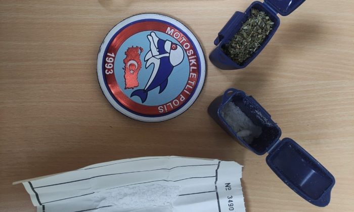 Polisin durdurduğu aracın klimasından uyuşturucu çıktı