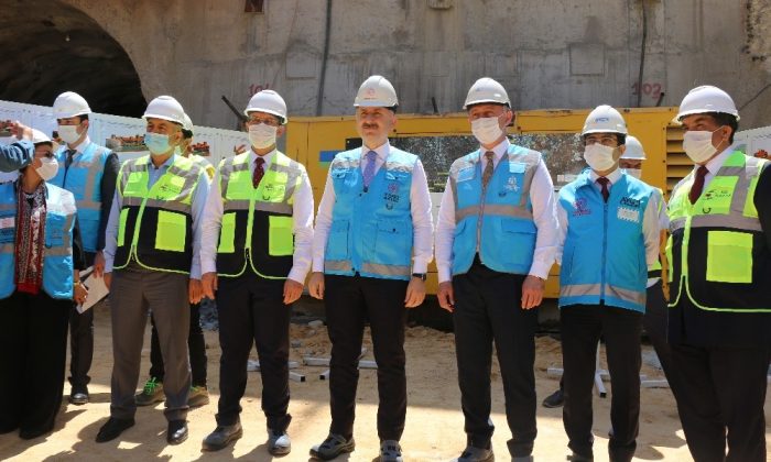 Bakan Karaismailoğlu: Gebze OSB-Darıca Sahil Metro Hattı rekor sürede tamamlandı