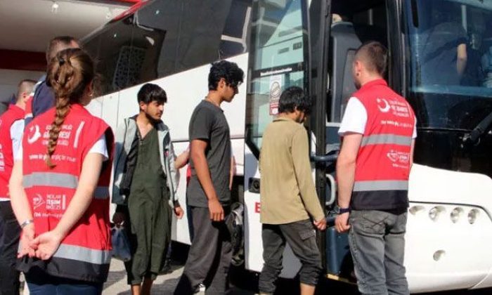 67 Düzensiz Göçmen Sınır Dışı Edildi