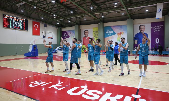 Çayırova Belediyesi ilk yarıyı lider bitirdi