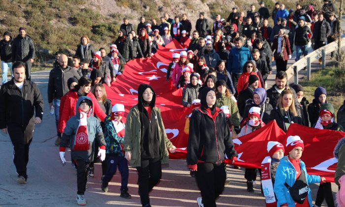 Körfezliler Sarıkamış Şehitleri için yürüdü