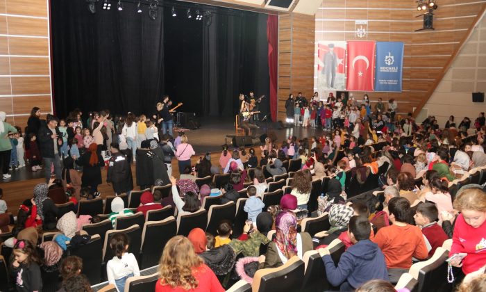 Gebze’de çocuklar Onur Erol ile coştu