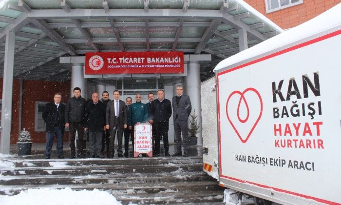 Gümrük personelinden kan bağışına destek