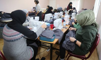 Gölcüklü Anneler Depremzede Evlatlarını Isıtmak İçin Üretiyor