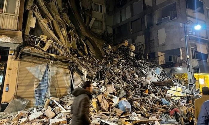 Türk Telekom’dan afet bölgelerindeki iletişim ihtiyacı için bilgilendirme ve seferberlik