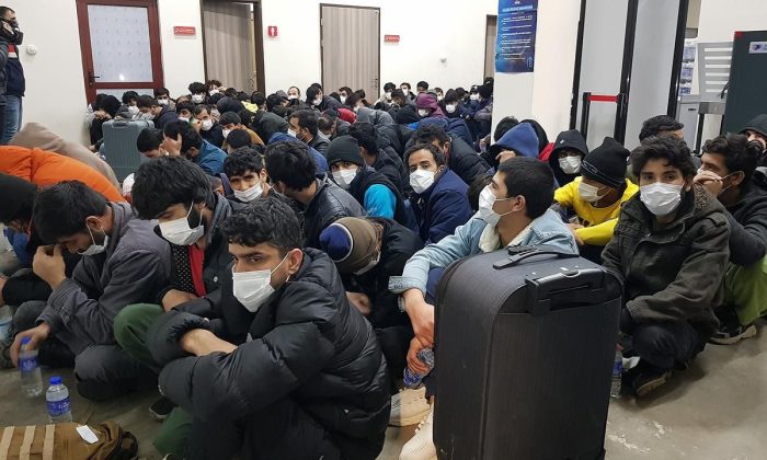 Kocaeli’de 36 kaçak göçmen sınır dışı edildi