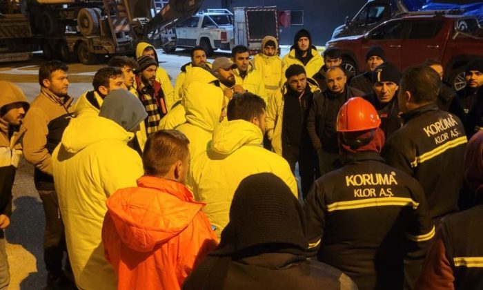 Koruma Grubu fabrikayı işçiler ve aileler için açtı