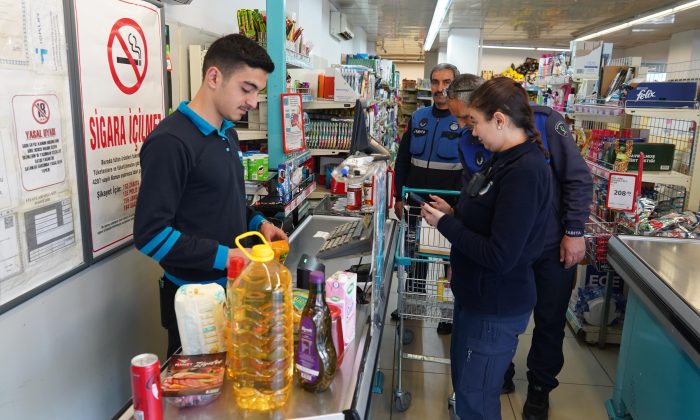 Çayırova’da Zabıtadan market denetimi