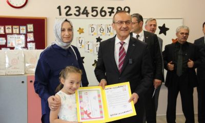 Miniklerin Karnesini Vali Seddar Yavuz Verdi