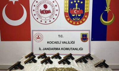 Arama yapılan araçtan 11 adet kaçak tabanca çıktı
