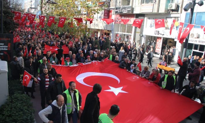 Kocaeli’de binler teröre lanet için yürüdü