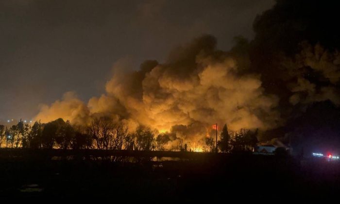Gebze’de çıkan yangın ancak saatler sonra kontrol altına alınabildi