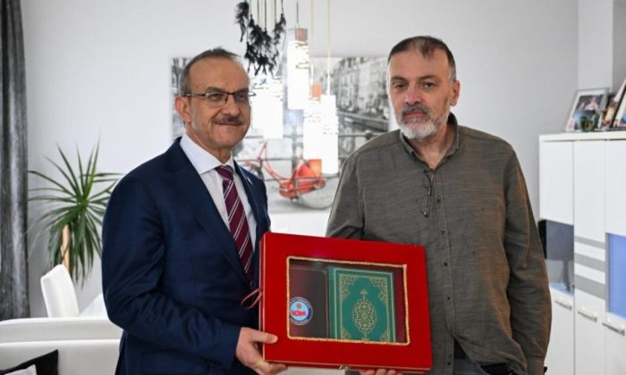Kocaeli Valisi Yavuz, Gölcük’te 13 aileyi ziyaret etti!