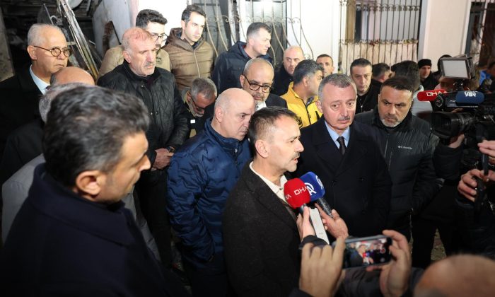 Kocaeli Valisi Aktaş, Darıca’daki Patlamada Yaralıları Ziyaret Etti