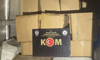 TEM’de durdurulan araçtan 891 bin kaçak makaron ele geçirildi
