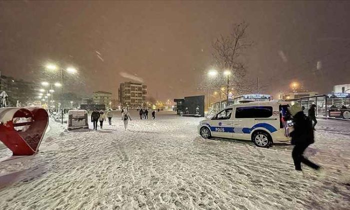 Kocaeli’ndeki  Yalancı Bahar Bitiyor, Kar Geliyor!
