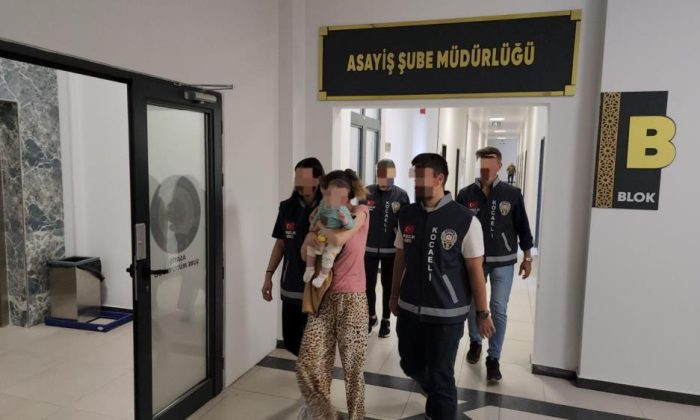 Suç Makinası kadın kucağındaki bebekle tutuklandı, 114 suç kaydı var!