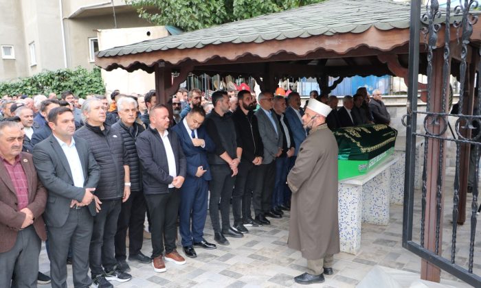 Kristal-İş Sendikası Eski Başkanı Mustafa Usta Son Yolculuğuna Uğurlandı