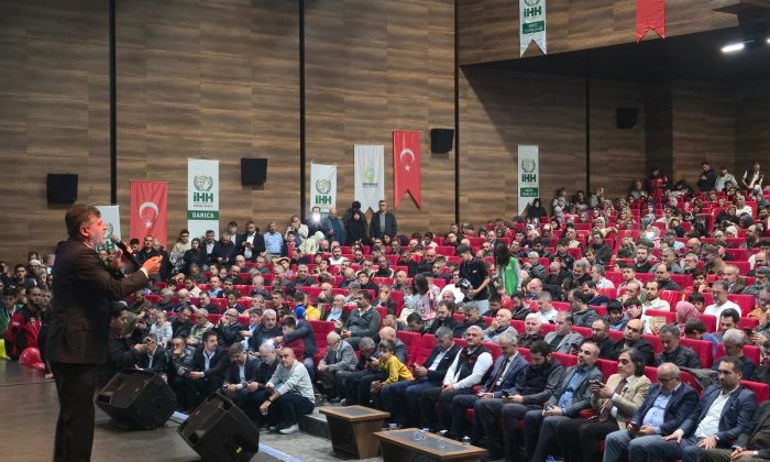 Yetim Gecesinde salon doldu taştı