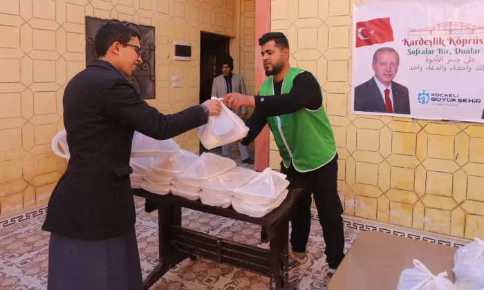 Büyükşehir Belediyesinden, Suriye Rakka’da  her gün 1000 kişilik iftar