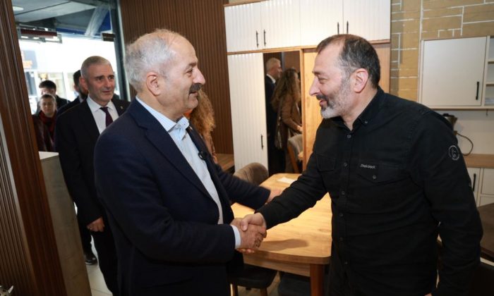 Gebze Belediye Başkanı Büyükgöz,  esnafın nabzını yerinde tuttu