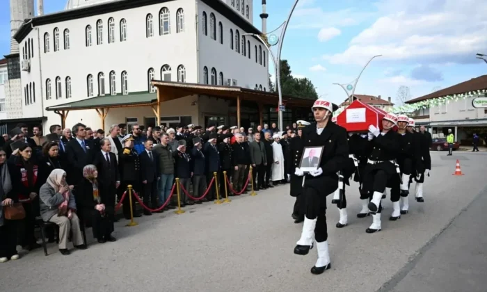 Vali İlhami Aktaş, Kıbrıs gazisi Fahri Şar’ın cenaze törenine katıldı