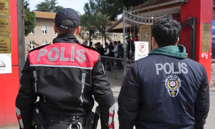 Kocaeli genelinede polisler, okul önlerinde nöbette