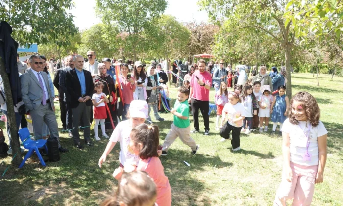 Çayırova’da Geleneksel Çocuk Oyunları Şenliği neşesi