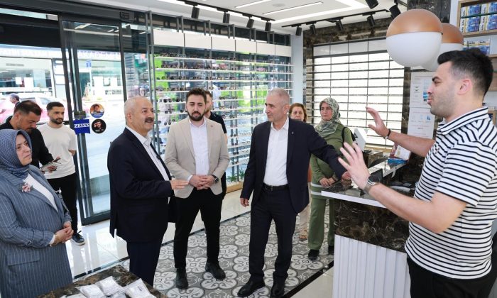 Gebze Belediye Başkanı Zinnur Büyükgöz Osman Yılmaz Mahallesi’nde Esnafla Buluştu