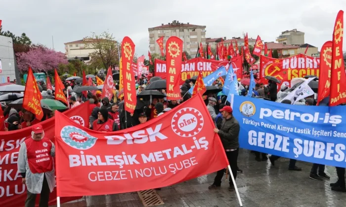 Gebze’de 1 Mayıs Emek ve Dayanışma Gününde Binlerce işçi çoşkuyla kutladı