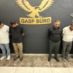 Sahte sıfatla AVM’de yetkisiz denetim yapanlar gözaltında!